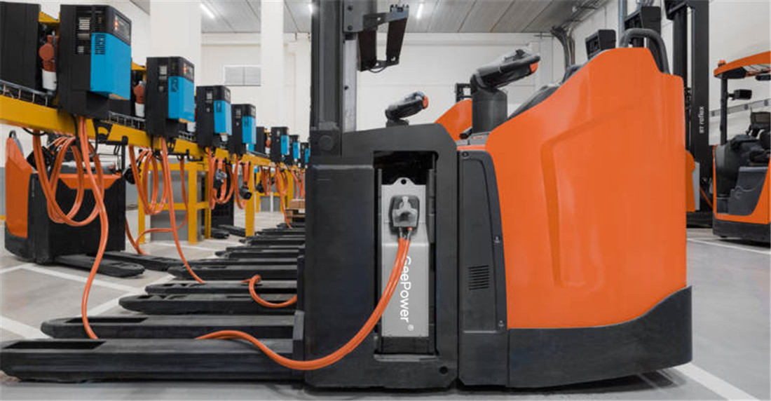 Why Lithium-ion batteries are safer than other batteries for forklift application (2)